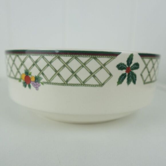 Mikasa Heritage Christmas Story Bowl Vintage 6.25" Across - Picture 6 of 7